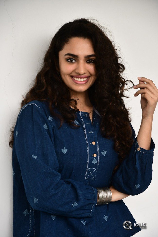 Malavika-Nair-New-Stills